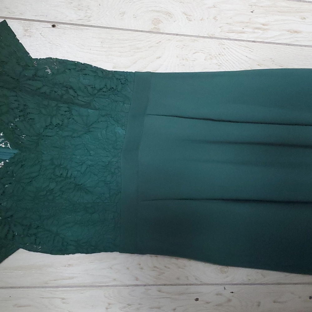 Green ladies dress 👗